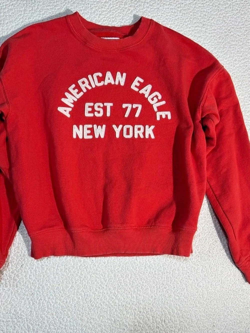 American Eagle Est 77 New York Crewneck Sweatshirt Red Graphic Crewneck